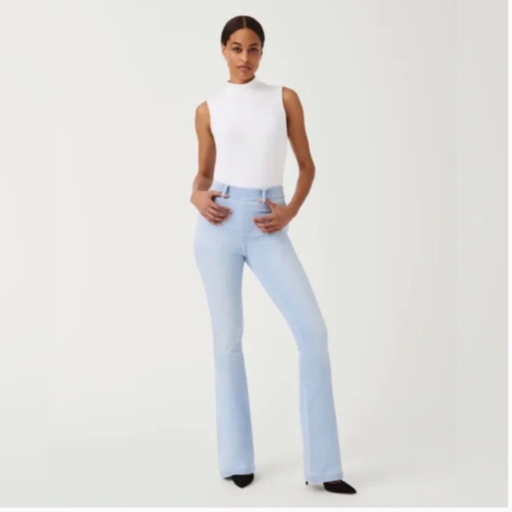 SPANX Flare Jeans NWT Size S FREE SHIPPING
